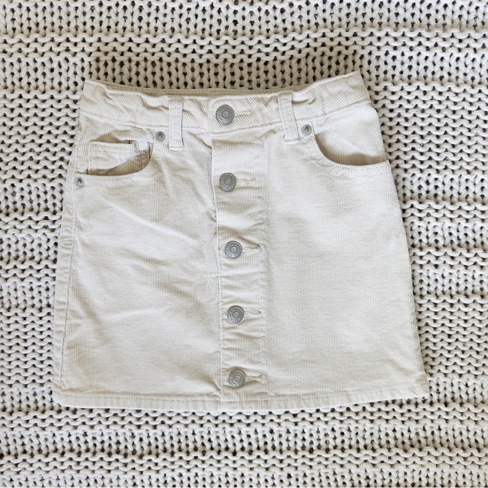 Cat & Jack Cream Button-Down Girl's Mini Skirt Size 6/6x